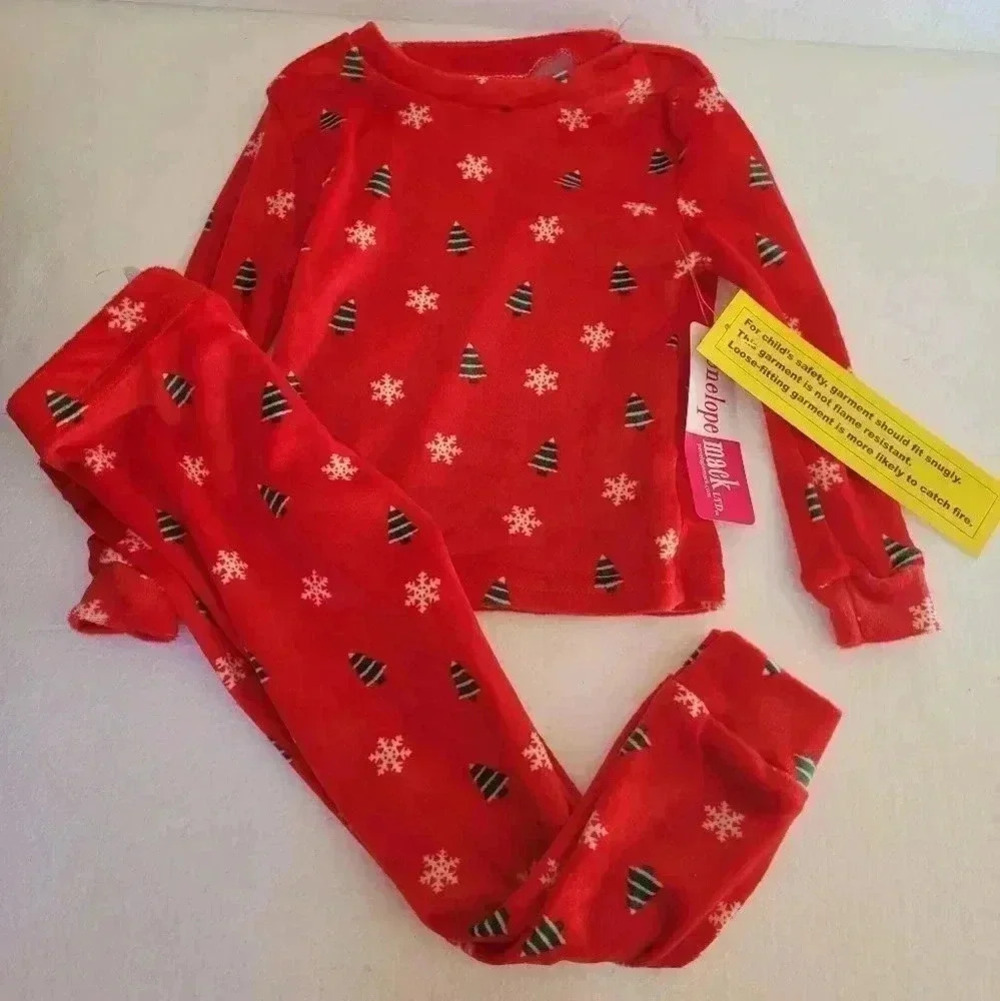 Pajamas Red Winter Snowflake 2 Piece Pants Set Christmas Red White New size 24